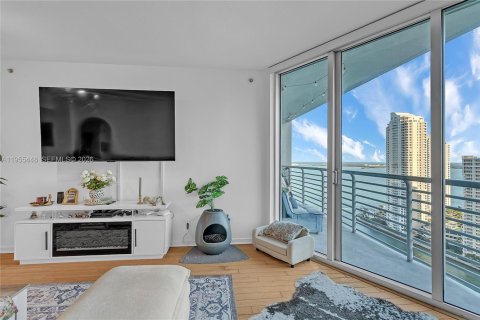 Condo in Miami, Florida, 1 bedroom  № 2053040 - photo 3