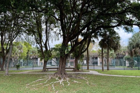 Copropriété à vendre à Miami, Floride: 2 chambres, 113.71 m2 № 2020486 - photo 16