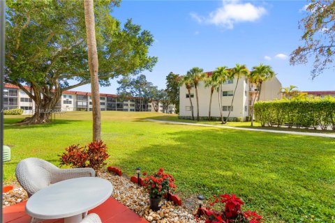 Copropriété à vendre à Pembroke Pines, Floride: 1 chambre, 83.61 m2 № 2025366 - photo 25
