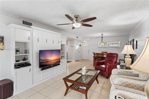 Copropriété à vendre à Pembroke Pines, Floride: 1 chambre, 83.61 m2 № 2025366 - photo 10