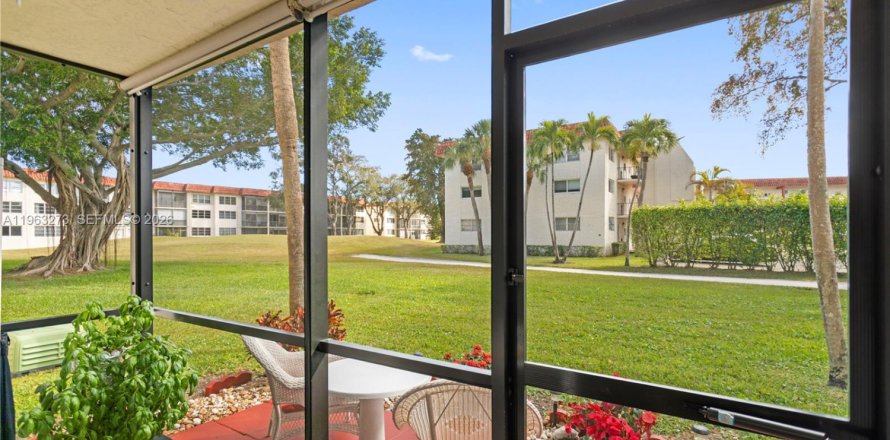Condo à Pembroke Pines, Floride, 1 chambre  № 2025366