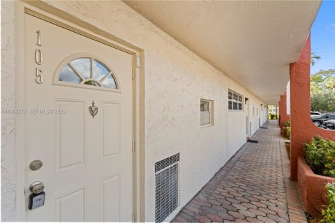 Copropriété à vendre à Pembroke Pines, Floride: 1 chambre, 83.61 m2 № 2025366 - photo 29