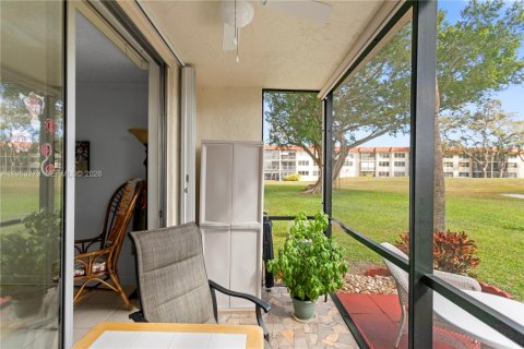 Copropriété à vendre à Pembroke Pines, Floride: 1 chambre, 83.61 m2 № 2025366 - photo 27