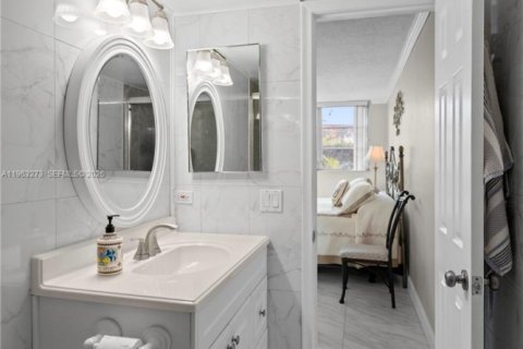 Copropriété à vendre à Pembroke Pines, Floride: 1 chambre, 83.61 m2 № 2025366 - photo 21