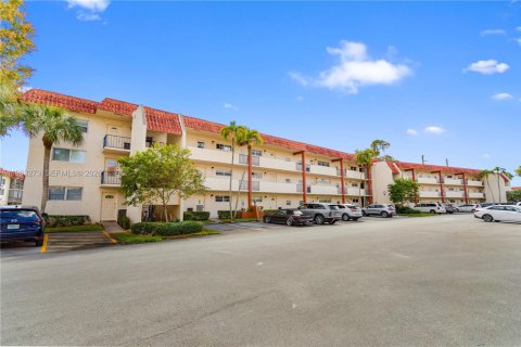 Copropriété à vendre à Pembroke Pines, Floride: 1 chambre, 83.61 m2 № 2025366 - photo 30