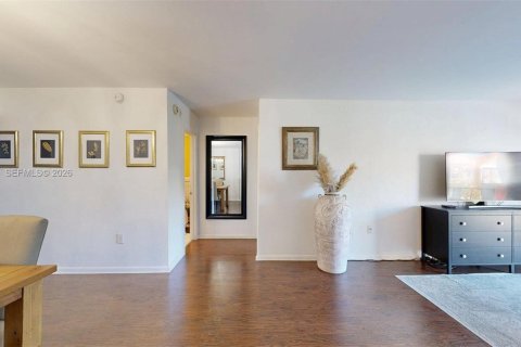 Купить кондоминиум в Норт-Майами-Бич, Флорида 1 спальня, 95.88м2, № 2036034 - фото 6