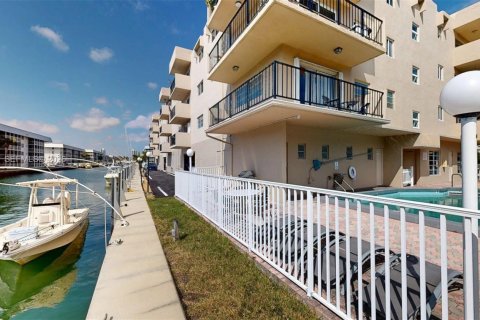 Кондоминиум с 1 спальней в Норт-Майами-Бич, Флорида № 2036034