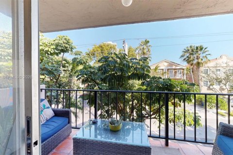 Купить кондоминиум в Норт-Майами-Бич, Флорида 1 спальня, 95.88м2, № 2036034 - фото 3