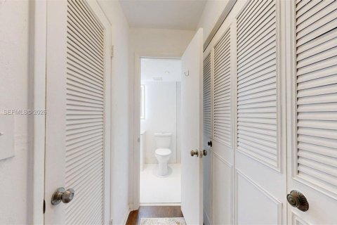 Купить кондоминиум в Норт-Майами-Бич, Флорида 1 спальня, 95.88м2, № 2036034 - фото 18