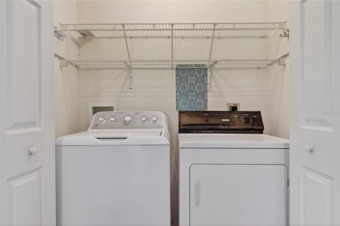 House in Lake Suzy, Florida 2 bedrooms, 134.62 sq.m. № 2150943 - photo 27