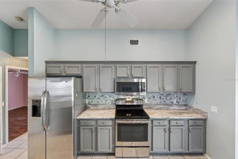 House in Lake Suzy, Florida 2 bedrooms, 134.62 sq.m. № 2150943 - photo 14