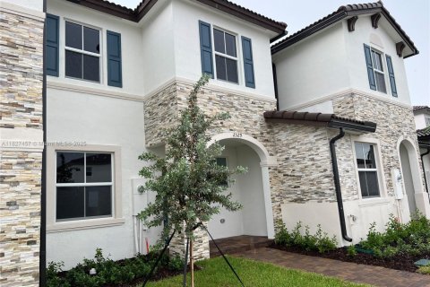 Touwnhouse à vendre à Miami, Floride: 3 chambres, 137.77 m2 № 2153735 - photo 4