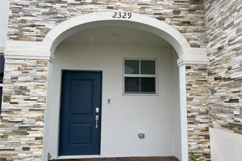 Touwnhouse à vendre à Miami, Floride: 3 chambres, 137.77 m2 № 2153735 - photo 5