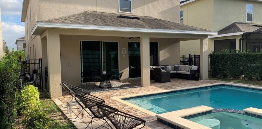 House in Kissimmee, Florida 6 bedrooms, 263.01 sq.m. № 988395