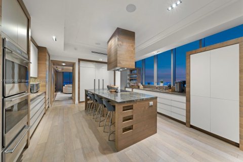 Copropriété à vendre à Bal Harbour, Floride: 3 chambres, 360.83 m2 № 1960649 - photo 29