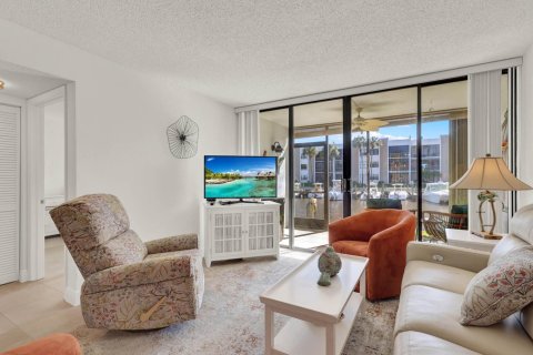 Condo in Stuart, Florida, 2 bedrooms  № 2188844 - photo 18