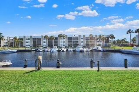 Condo in Stuart, Florida, 2 bedrooms  № 2188844 - photo 24