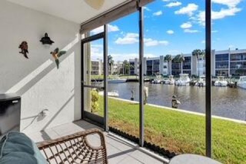 Condo in Stuart, Florida, 2 bedrooms  № 2188844 - photo 23