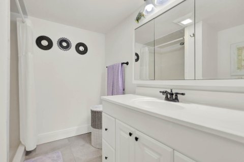 Condo in Stuart, Florida, 2 bedrooms  № 2188844 - photo 29