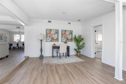 House in Maitland, Florida 4 bedrooms, 255.3 sq.m. № 1574548 - photo 16
