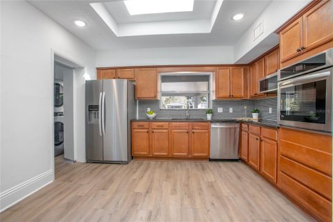 House in Maitland, Florida 4 bedrooms, 255.3 sq.m. № 1574548 - photo 8