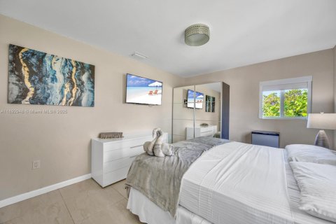 Villa ou maison à louer à Miami, Floride: 3 chambres, 244.33 m2 № 1946692 - photo 5
