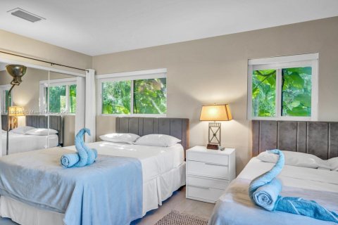 Villa ou maison à louer à Miami, Floride: 3 chambres, 244.33 m2 № 1946692 - photo 4