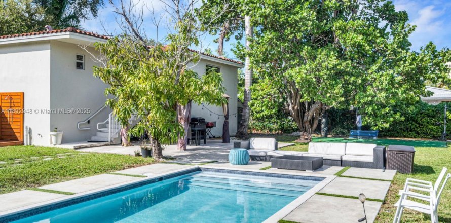 Villa ou maison à Miami, Floride 3 chambres, 244.33 m2 № 1946692