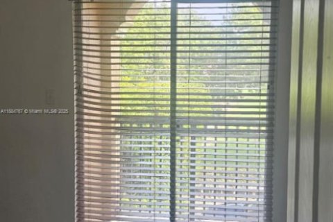 Townhouse in Miami, Florida 3 bedrooms, 157.38 sq.m. № 2013089 - photo 8