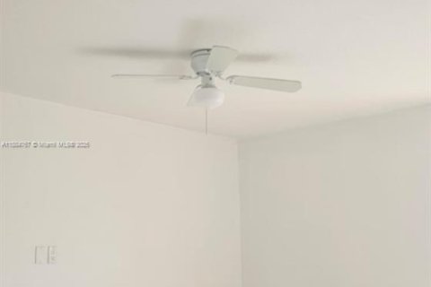 Townhouse in Miami, Florida 3 bedrooms, 157.38 sq.m. № 2013089 - photo 22