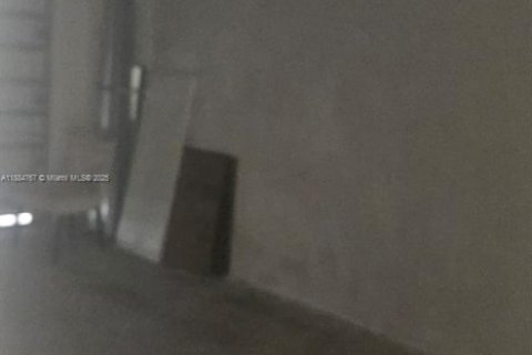 Townhouse in Miami, Florida 3 bedrooms, 157.38 sq.m. № 2013089 - photo 10