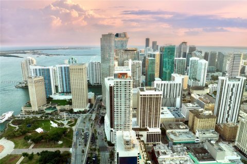 Condominio en venta en Miami, Florida, 1 dormitorio, 78.6 m2 № 2033726 - foto 22