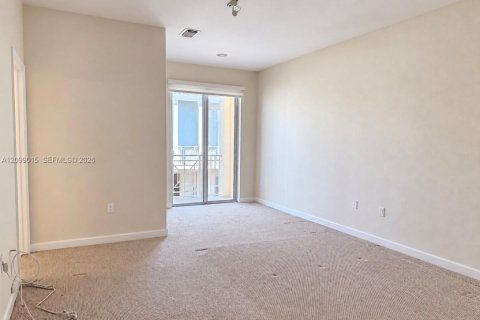 Condominio en alquiler en Doral, Florida, 3 dormitorios, 191.56 m2 № 2395445 - foto 10
