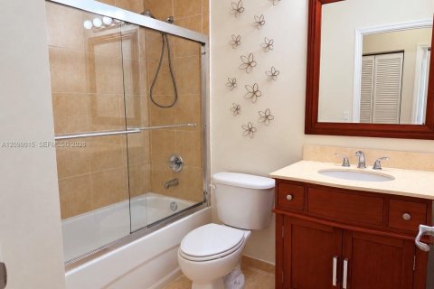 Condominio en alquiler en Doral, Florida, 3 dormitorios, 191.56 m2 № 2395445 - foto 20