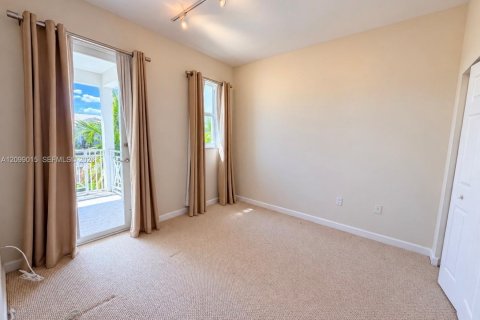 Condominio en alquiler en Doral, Florida, 3 dormitorios, 191.56 m2 № 2395445 - foto 21