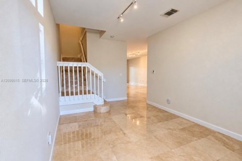 Condominio en alquiler en Doral, Florida, 3 dormitorios, 191.56 m2 № 2395445 - foto 2