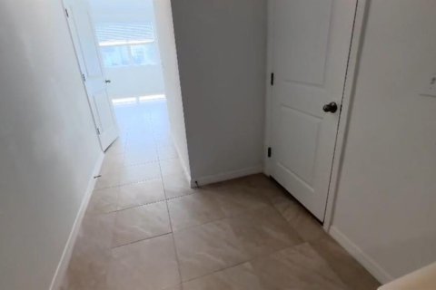 Adosado en venta en Davenport, Florida, 3 dormitorios, 137.5 m2 № 1616900 - foto 3