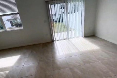 Adosado en venta en Davenport, Florida, 3 dormitorios, 137.5 m2 № 1616900 - foto 6