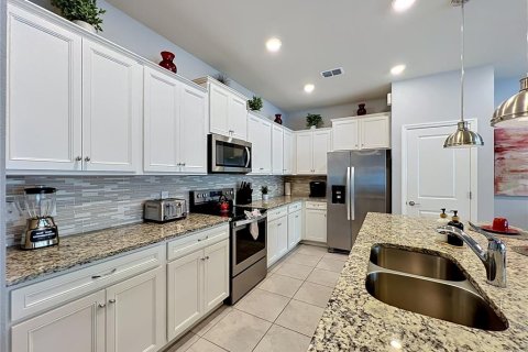 Touwnhouse à vendre à Davenport, Floride: 5 chambres, 213.02 m2 № 2093660 - photo 8