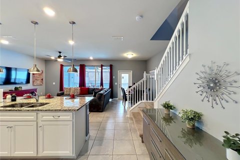Touwnhouse à vendre à Davenport, Floride: 5 chambres, 213.02 m2 № 2093660 - photo 6