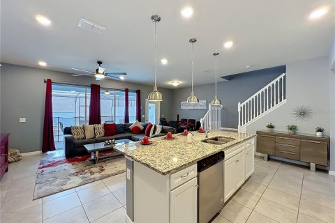 Touwnhouse à vendre à Davenport, Floride: 5 chambres, 213.02 m2 № 2093660 - photo 9