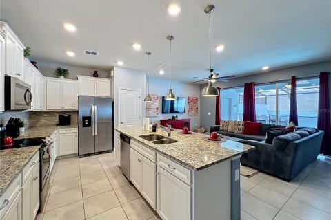 Touwnhouse à vendre à Davenport, Floride: 5 chambres, 213.02 m2 № 2093660 - photo 7