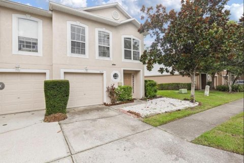 Touwnhouse à louer à Tampa, Floride: 3 chambres, 163.88 m2 № 2425426 - photo 2
