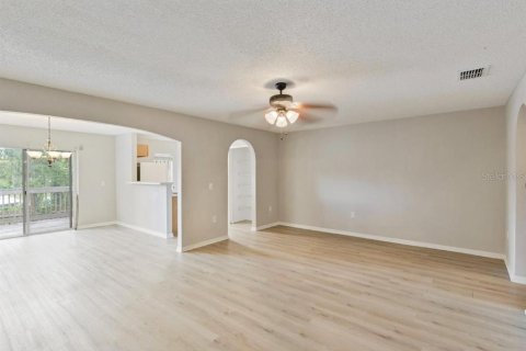 Touwnhouse à louer à Tampa, Floride: 3 chambres, 163.88 m2 № 2425426 - photo 3