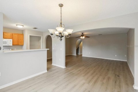 Touwnhouse à louer à Tampa, Floride: 3 chambres, 163.88 m2 № 2425426 - photo 5