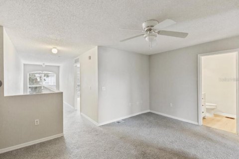 Touwnhouse à louer à Tampa, Floride: 3 chambres, 163.88 m2 № 2425426 - photo 13