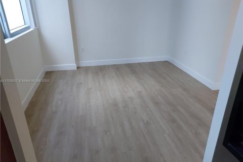 Condo in Sunrise, Florida, 1 bedroom  № 1671408 - photo 20