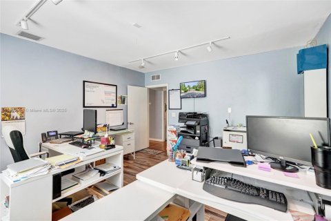 Immobilier commercial à vendre à Fort Lauderdale, Floride № 1954318 - photo 28