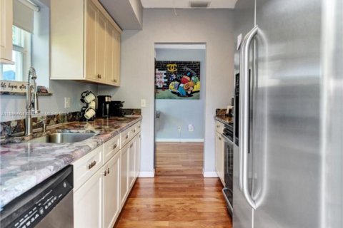 Immobilier commercial à vendre à Fort Lauderdale, Floride № 1954318 - photo 18