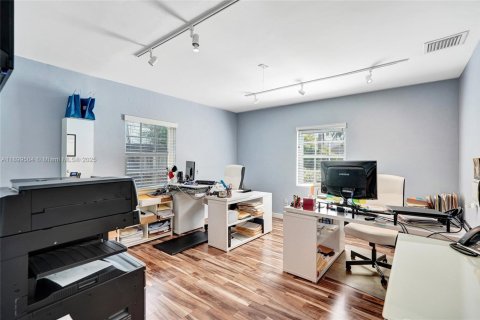 Immobilier commercial à vendre à Fort Lauderdale, Floride № 1954318 - photo 27